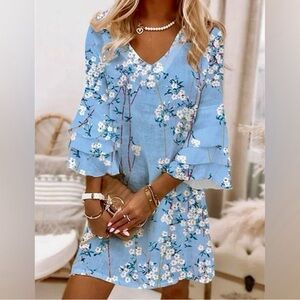 NWT flare sleeve floral dress